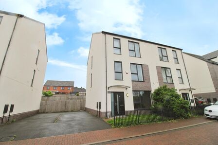 Brearley Drive, 5 bedroom Semi Detached House to rent, £1,150 pcm