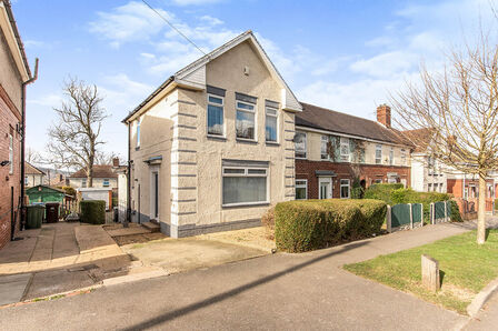 Gregg House Crescent, 3 bedroom End Terrace House to rent, £950 pcm