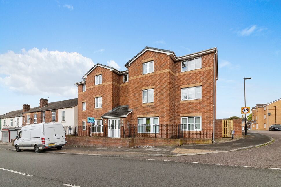 Main image of 2 bedroom  Flat for sale, Bellhouse Road, Sheffield, South Yorkshire, S5