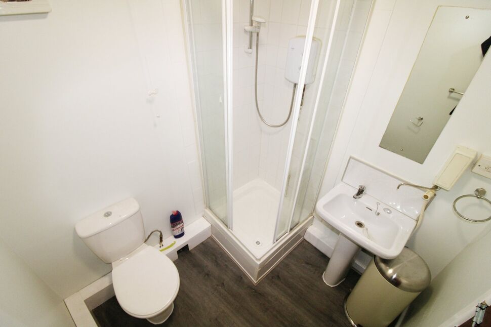 Shower Room WC