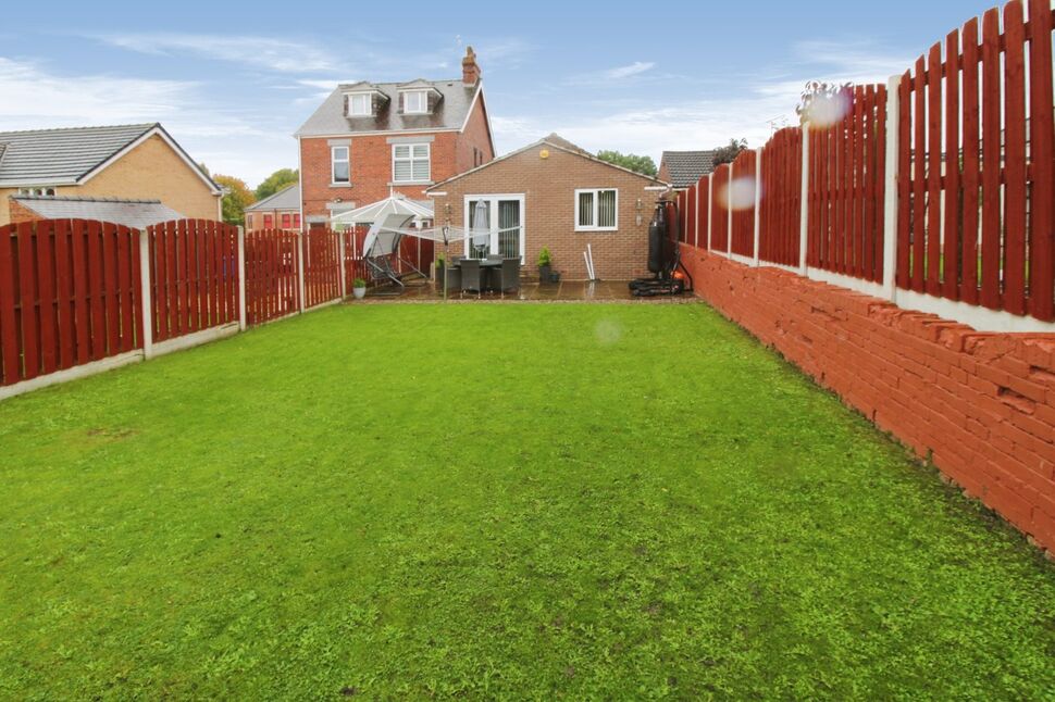 4 bedroom Detached Bungalow for sale, Burncross Road, Burncross, S35