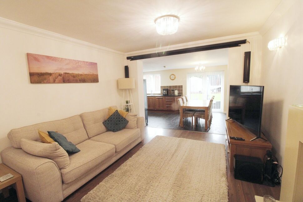 4 bedroom Detached Bungalow for sale, Burncross Road, Burncross, S35