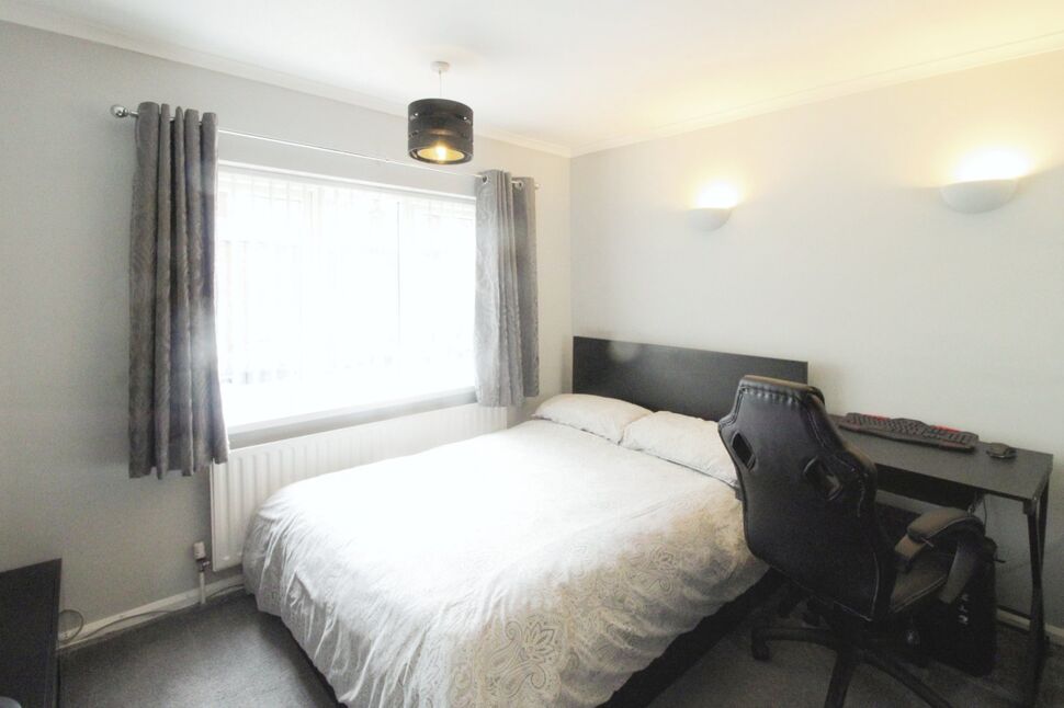 4 bedroom Detached Bungalow for sale, Burncross Road, Burncross, S35