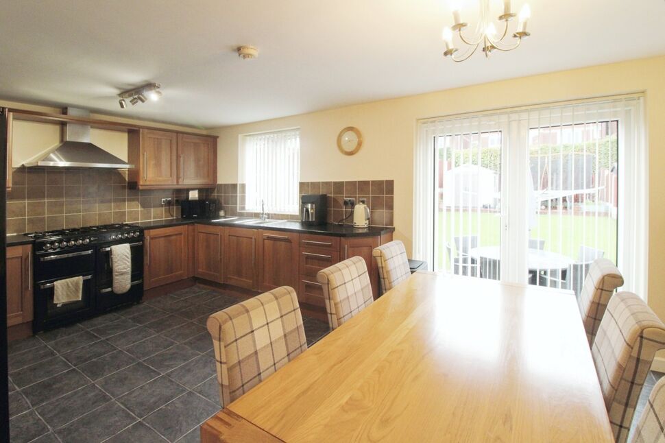 4 bedroom Detached Bungalow for sale, Burncross Road, Burncross, S35