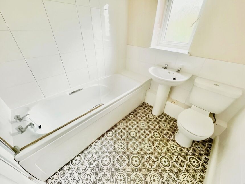 Family Bathroom WC