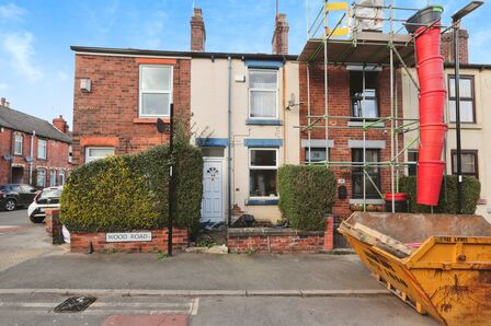 2 bedroom Mid Terrace House for sale