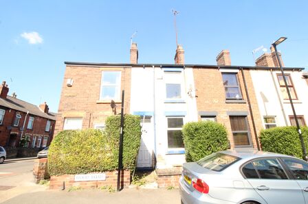 2 bedroom Mid Terrace House for sale