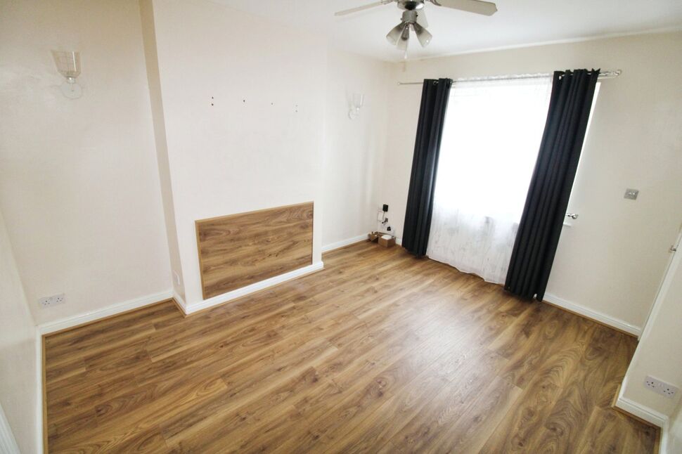 2 bedroom Mid Terrace House to rent, Piper Close, Sheffield, S5 £825 pcm