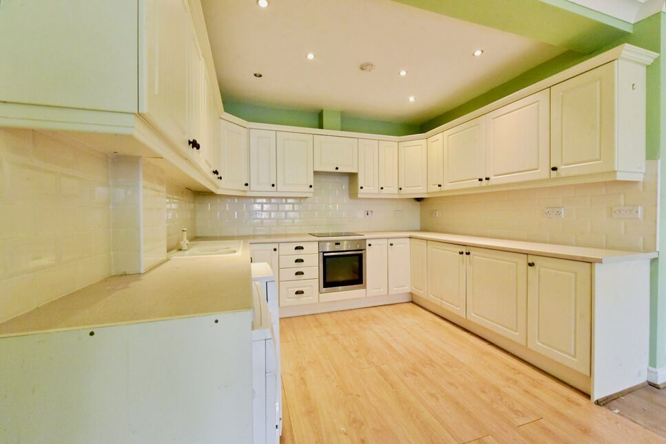 Lounge / Kitchen