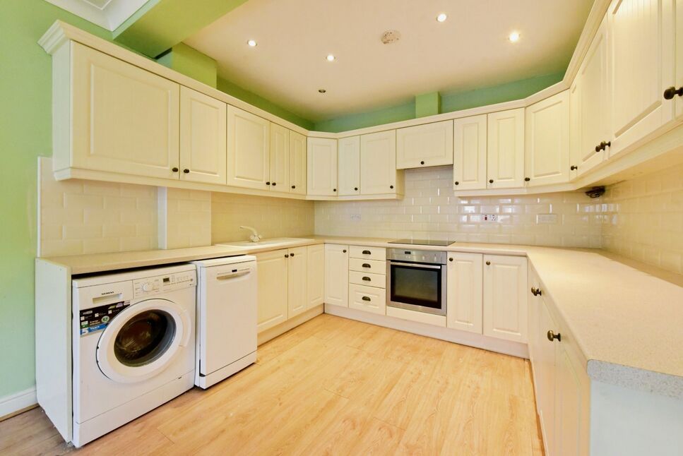 Lounge / Kitchen
