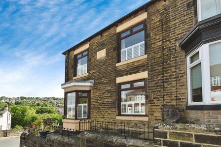 Bankfield Road, 4 bedroom End Terrace House for sale, £260,000