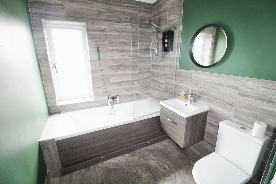 Family Bathroom WC