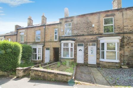 Springvale Road, 3 bedroom Mid Terrace House to rent, &pound;1,400 pcm