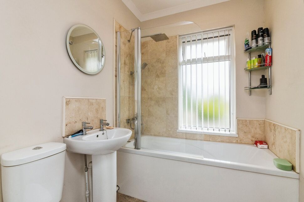 Family Bathroom WC