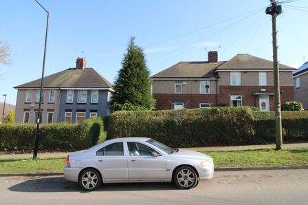 Bellhouse Road, 3 bedroom Semi Detached House to rent, £900 pcm