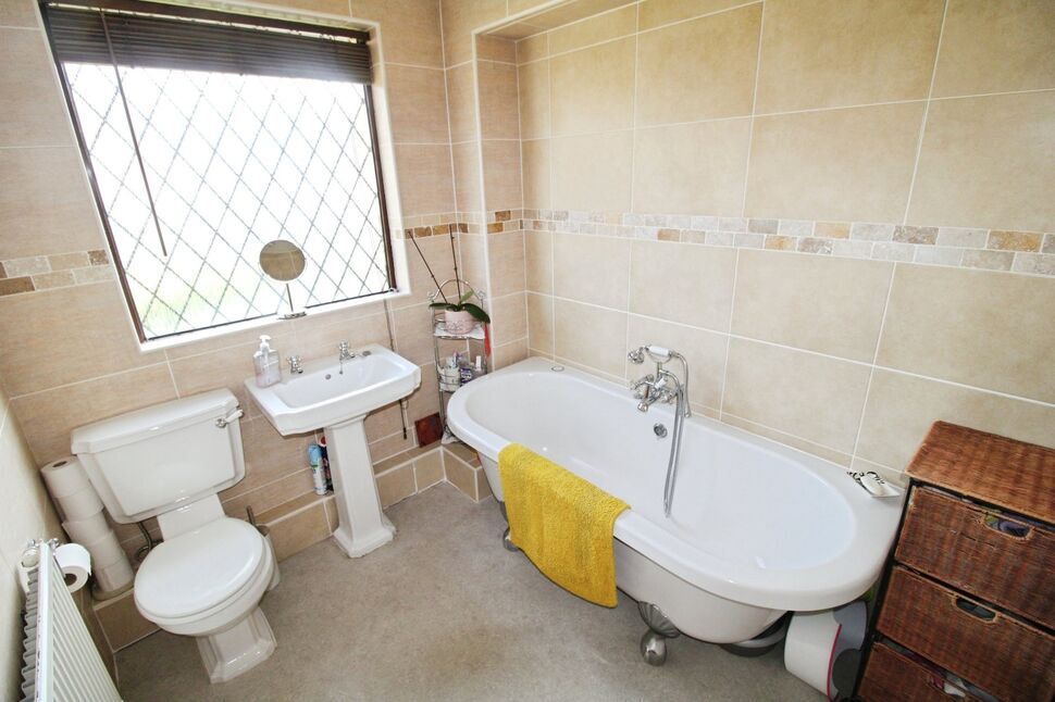 Family Bathroom WC