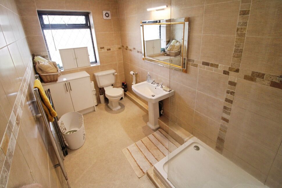 Shower Room WC