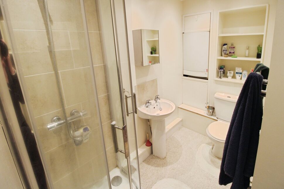 Shower Room WC