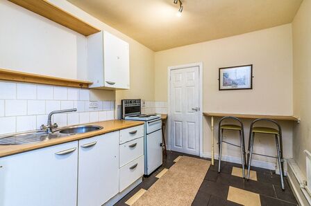 Langsett Road, 1 bedroom  Flat to rent, £425 pcm