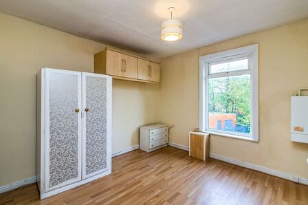 Langsett Road, 1 bedroom  Flat to rent, £475 pcm
