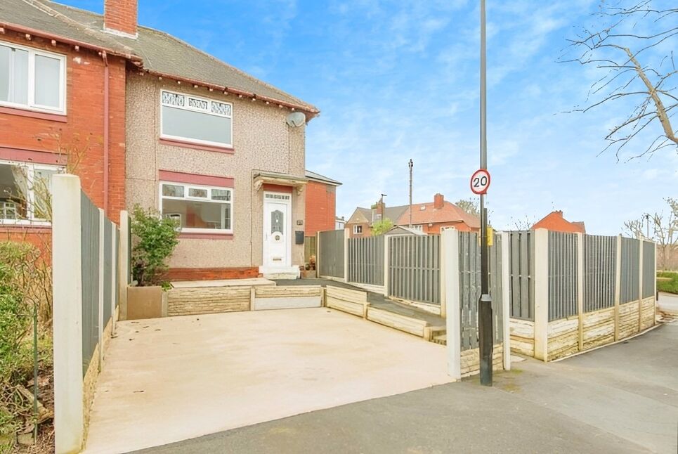 Main image of 2 bedroom Semi Detached House to rent, Everingham Crescent, Sheffield, South Yorkshire, S5
