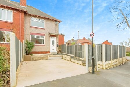2 bedroom Semi Detached House to rent