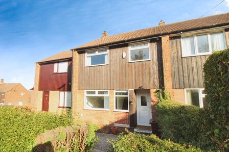 3 bedroom Mid Terrace House for sale