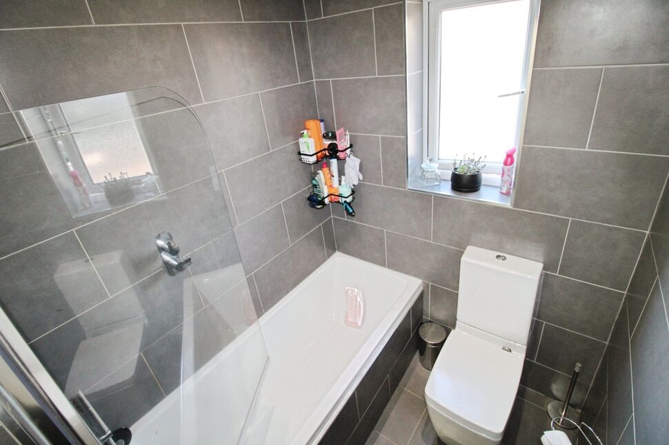 Family Bathroom WC