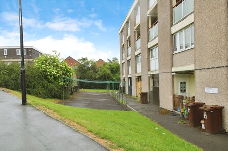 2 bedroom  Flat to rent