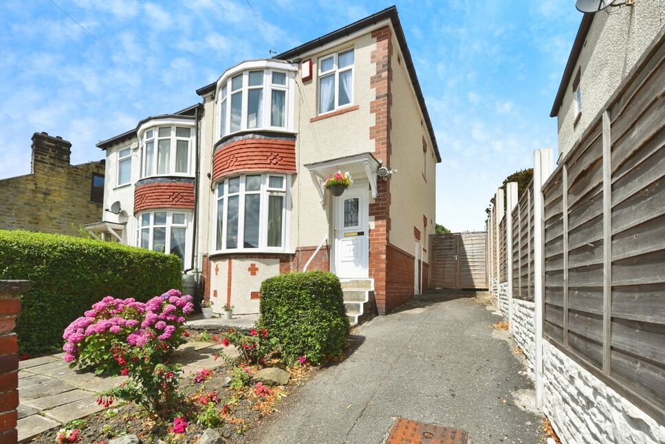 Main image of 3 bedroom Semi Detached House for sale, Aysgarth Road, Sheffield, South Yorkshire, S6