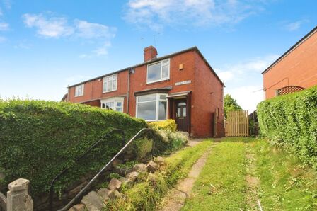 2 bedroom Semi Detached House to rent