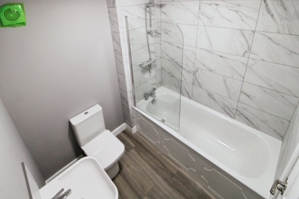 Family Bathroom WC