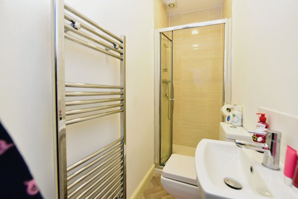 En-Suite Bathroom