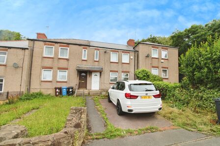 3 bedroom Mid Terrace House to rent