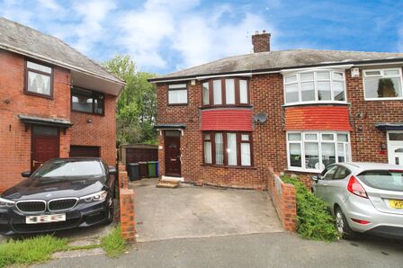 Richmond Place, 3 bedroom Semi Detached House to rent, £1,100 pcm