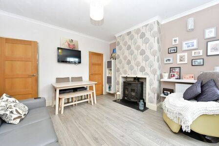 Leppings Lane, 3 bedroom Mid Terrace House for sale, £165,000