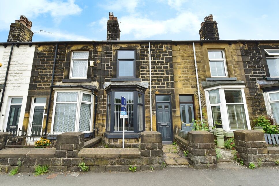 3 bedroom Mid Terrace House for sale