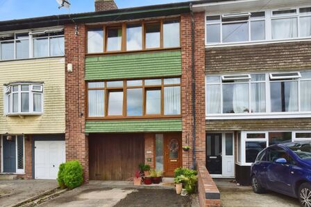Standon Crescent, 3 bedroom Mid Terrace House for sale, £150,000