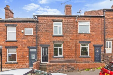 3 bedroom Mid Terrace House for sale