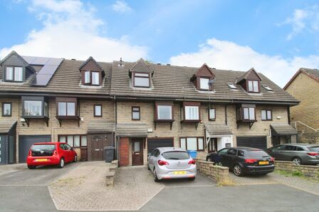 Fox Hill Road, 2 bedroom Mid Terrace House to rent, £1,000 pcm