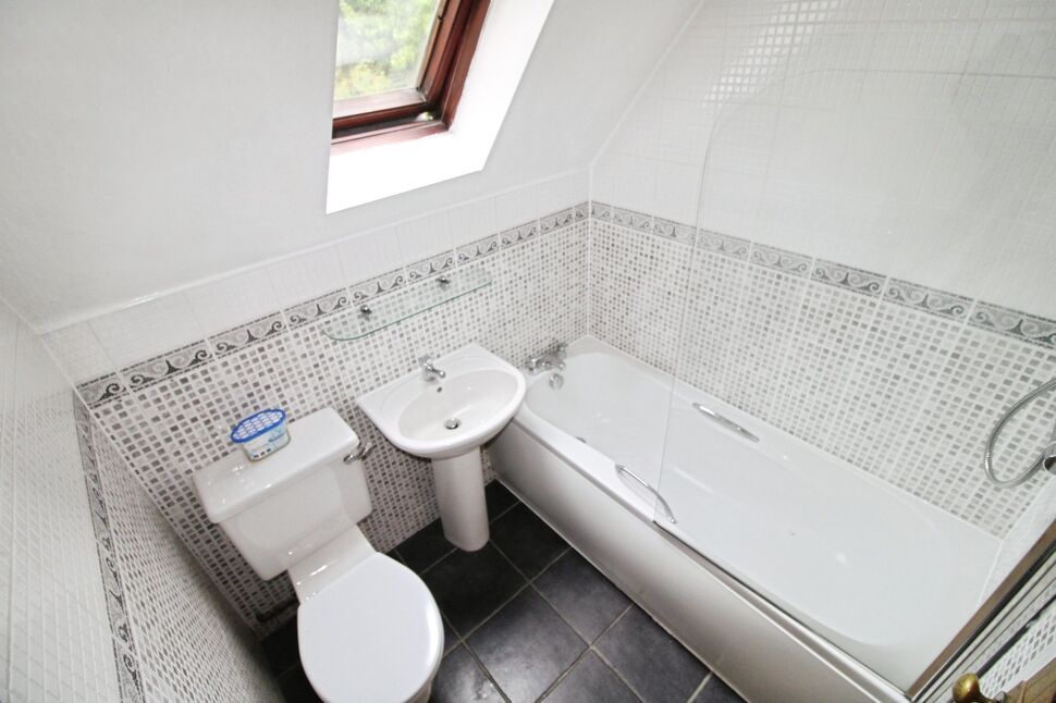 Family Bathroom WC