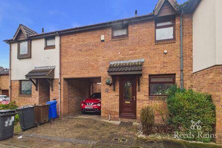 2 bedroom Mid Terrace House for sale