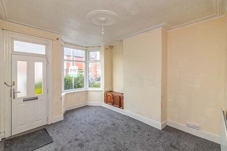 2 bedroom End Terrace House for sale