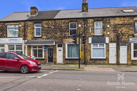 3 bedroom Mid Terrace House for sale