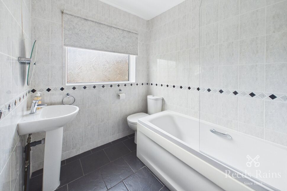 Family Bathroom WC