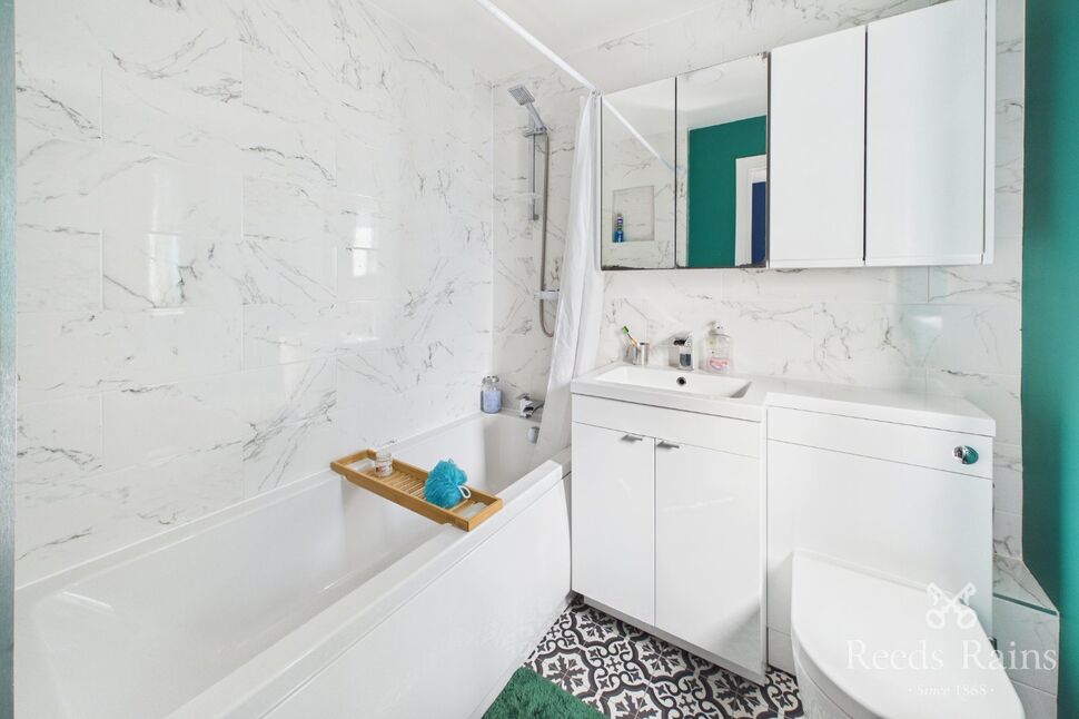 Family Bathroom WC