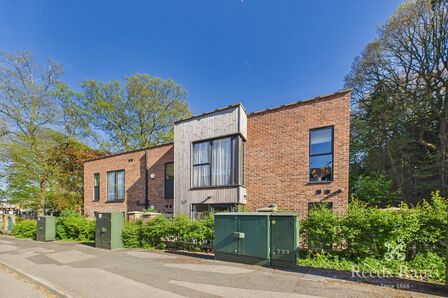 3 bedroom Flat to rent