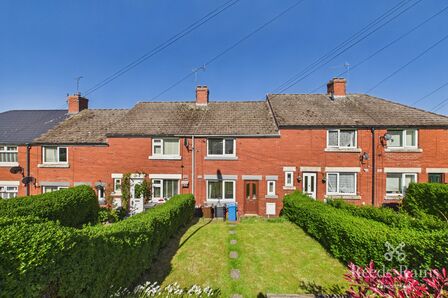 2 bedroom Mid Terrace House for sale