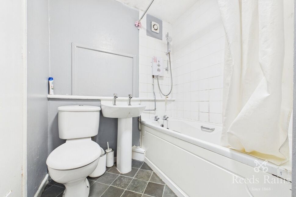 Family Bathroom WC