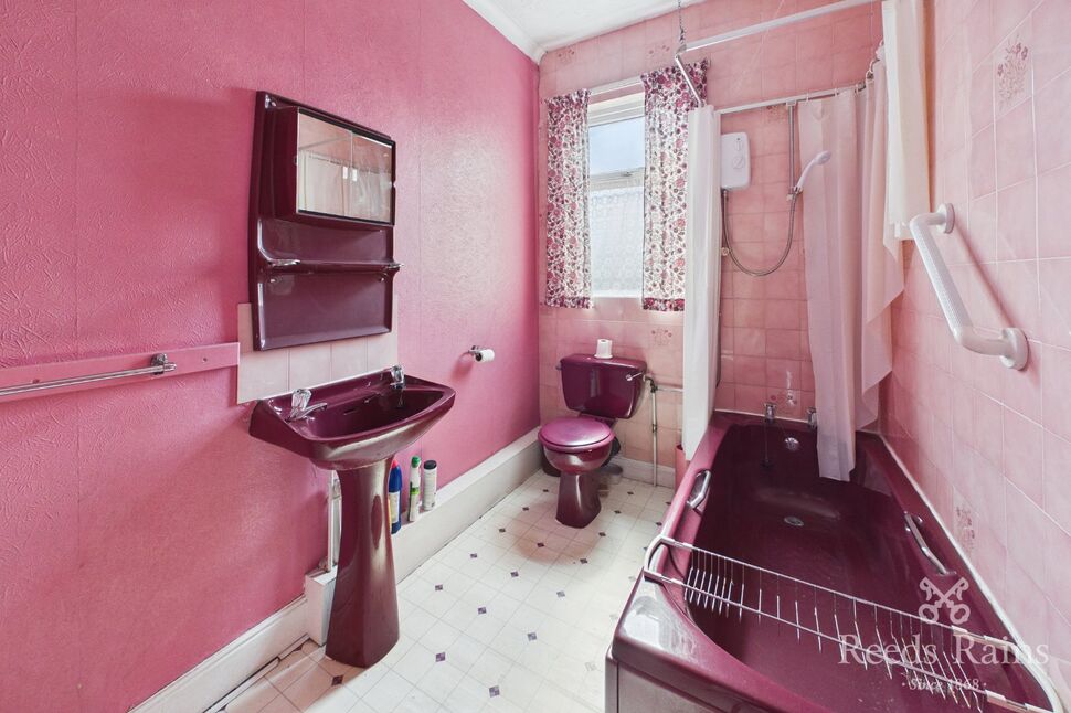 Family Bathroom WC